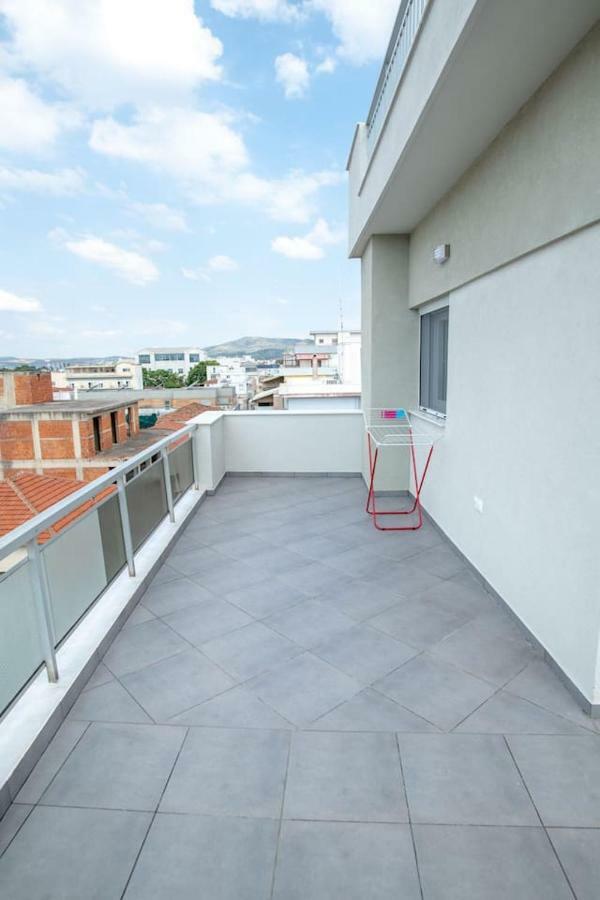 וולוס Superior Modern Apartment In The Center With View. מראה חיצוני תמונה