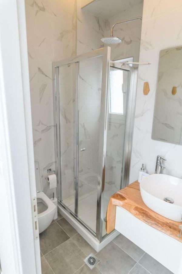 וולוס Superior Modern Apartment In The Center With View. מראה חיצוני תמונה